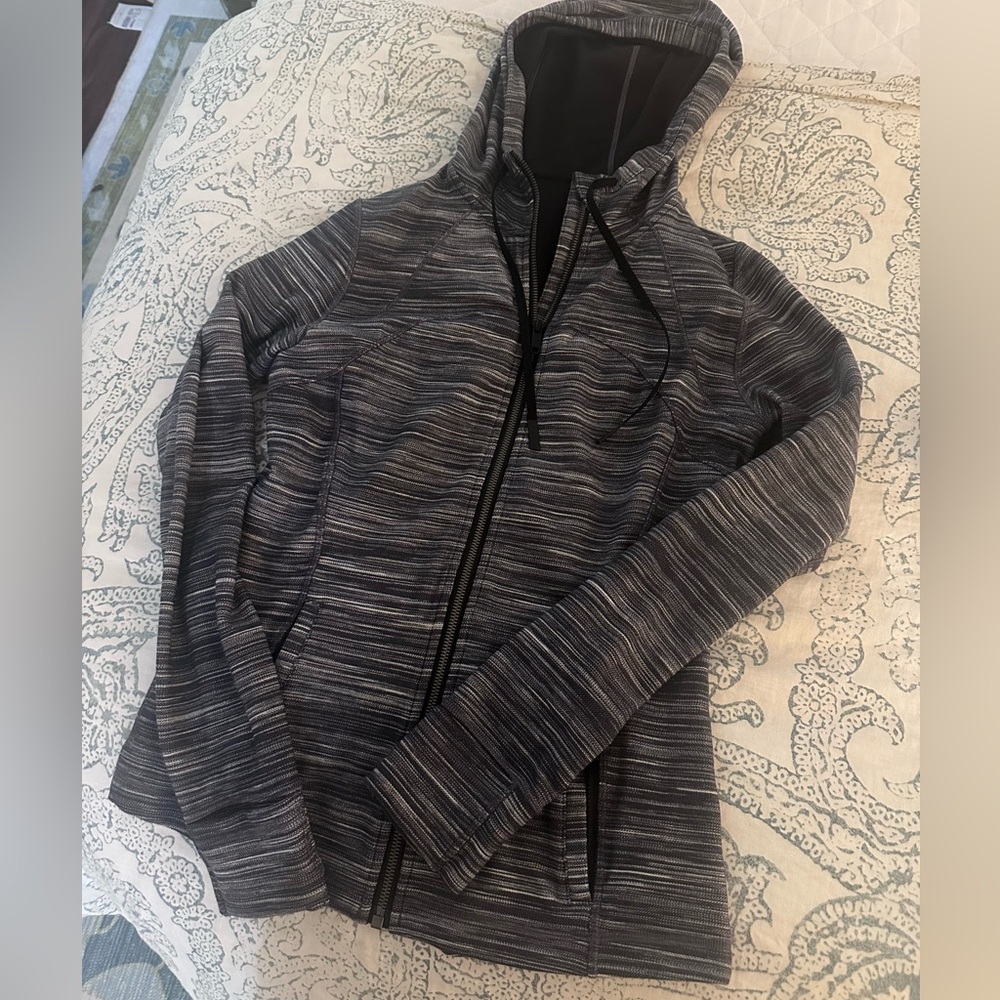 Women's LuLuLemon Zip Up